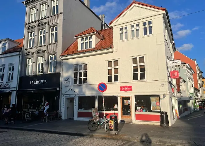 Cozy In The Middle Of Center Appartamento Bergen